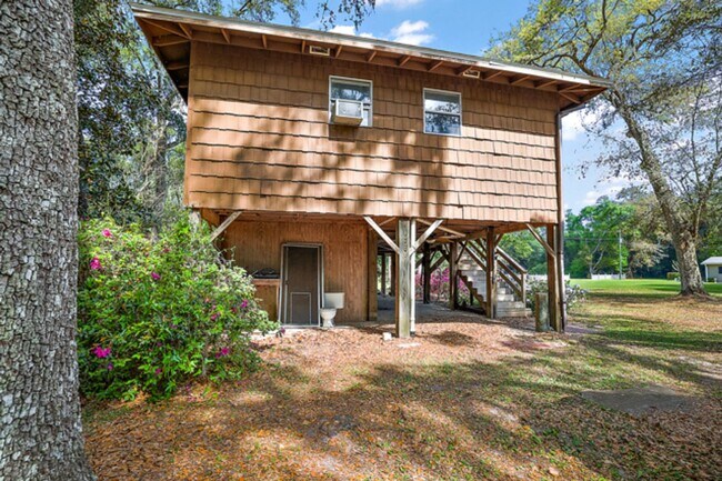 Building Photo - 3605 FL-50