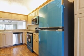 Building Photo - 1208 Commonwealth Cir