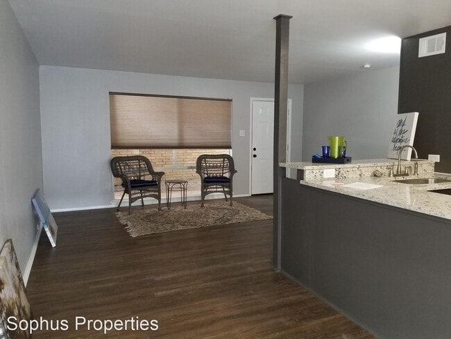 Building Photo - 133 Parland Pl