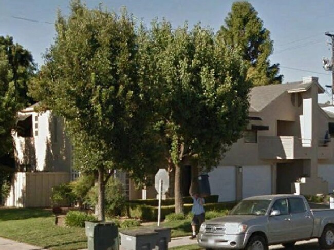 Building Photo - 912 E Floradora Ave