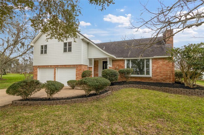 Foto del edificio - 108 Woodland Rd