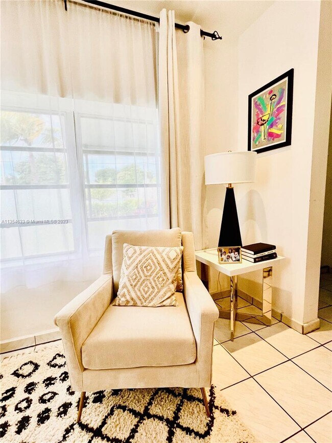 Foto del edificio - 3360 SW 2nd St