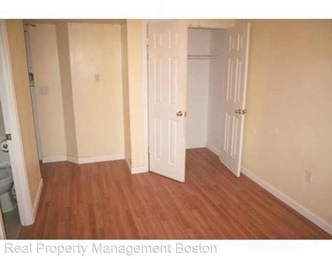 Building Photo - 3 br, 2.5 bath House - 18 Batchelder St #18