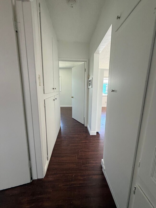 Foto del edificio - 1534 W 205th St