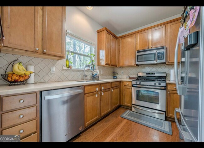 Foto del edificio - 2705 Maple Park Pl