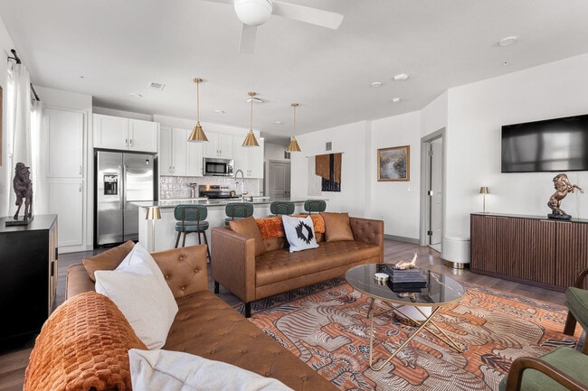 Building Photo - 1301 Leah Ave