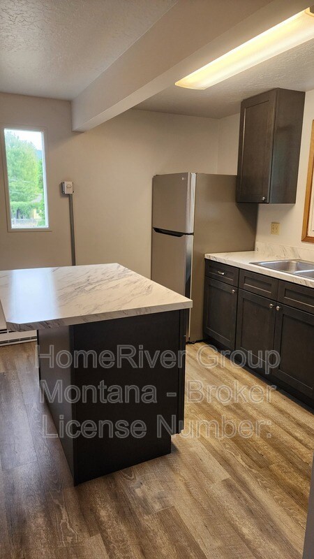 Foto del edificio - 705 S 2nd St W