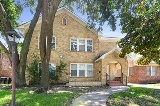 Building Photo - 2218 Arbor St