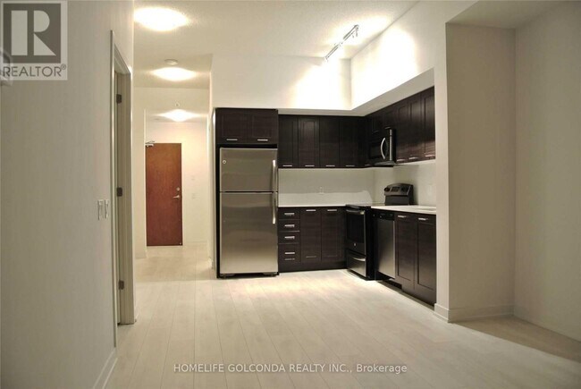 Photo du bâtiment - 2200 Lake Shore Blvd W