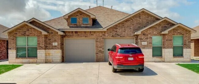 Foto del edificio - 3 bedroom townhome in the Cooper school di...
