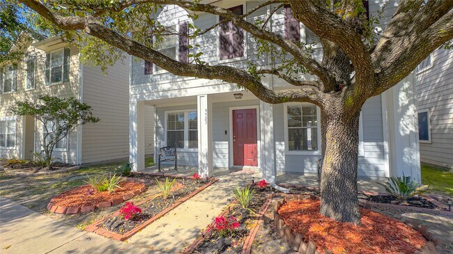 Building Photo - 9923 Farrell Dr