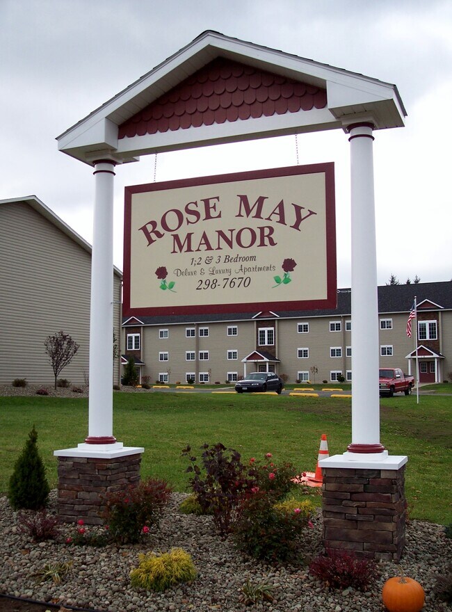 Rose May Manor Apartments in Pulaski, NY