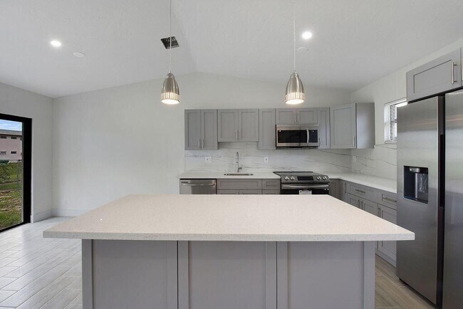 Foto del edificio - 1109 W 23rd St