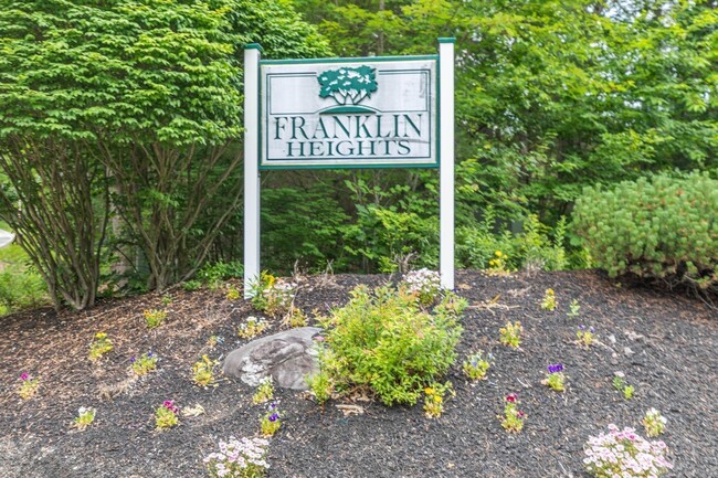 Building Photo - 8 Franklin Heights