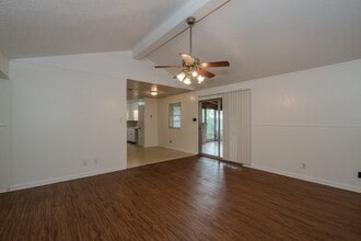 Building Photo - 450 Norvell St