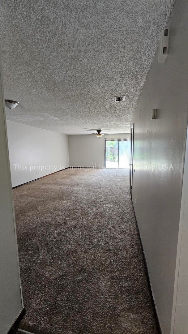 Foto del edificio - 7690 Jana Ln S