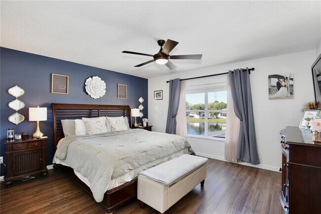 Foto del edificio - 2115 Heathwood Cir