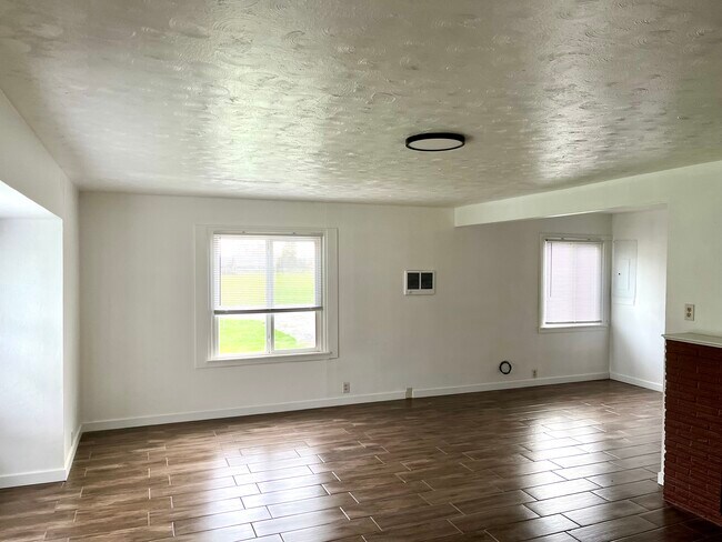 Building Photo - 14318 67th Ave NE