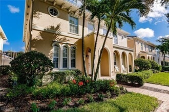Building Photo - 6032 Towncenter Cir