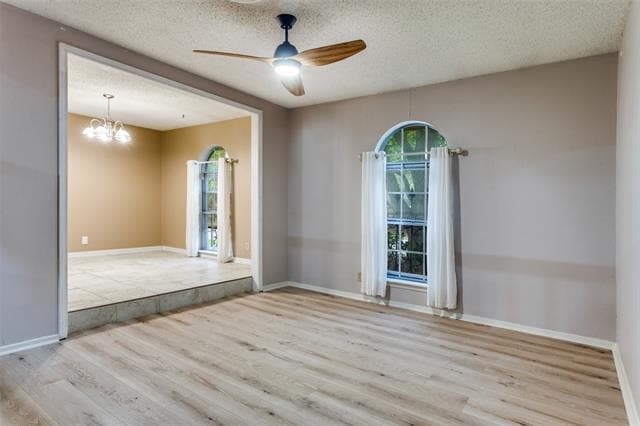 Foto del edificio - 705 Lake Louise Rd