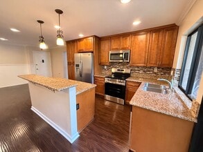 Building Photo - 7835 Cowles Mountain Ct