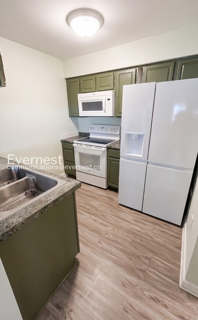 Building Photo - 12135 Salemtown Dr