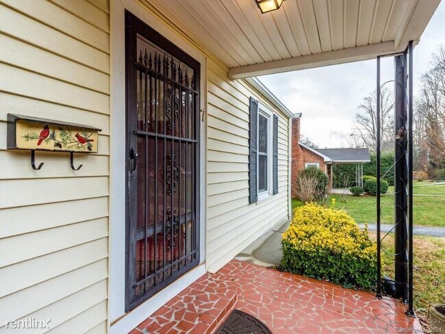 Building Photo - 2 br, 1 bath House - 7 Delaware Ave, Ashev...