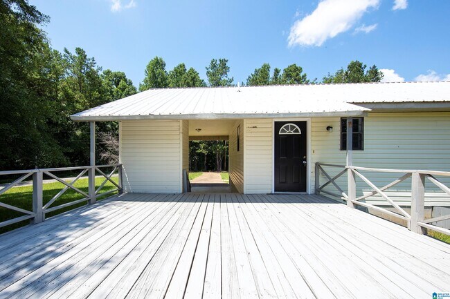 Foto del edificio - 95 Meadow Ln