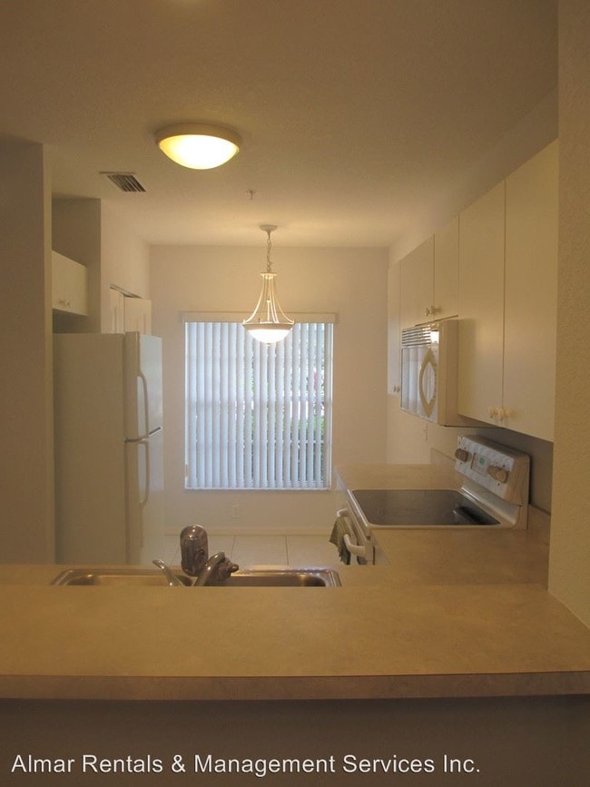 Building Photo - 19355 Water Oak Dr