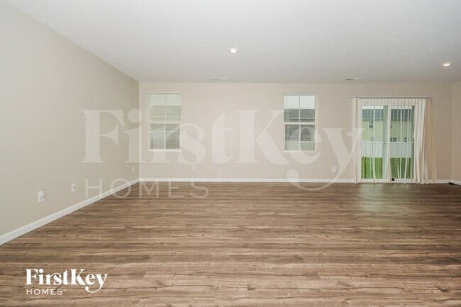 Building Photo - 13851 N Mardenis Dr W