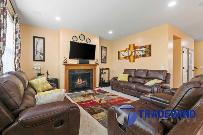 Foto del edificio - 15850 Elmwood Ln