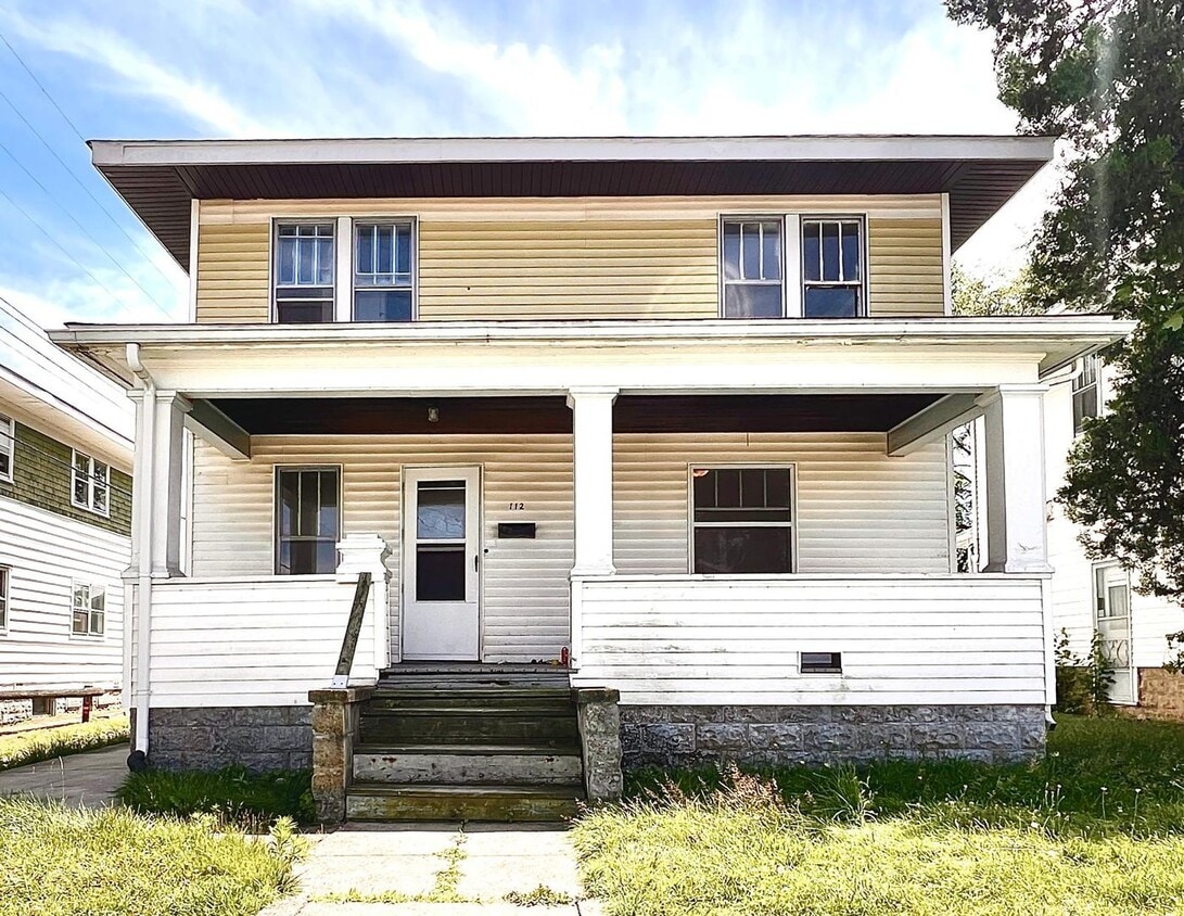 Primary Photo - 112 E Bowman St