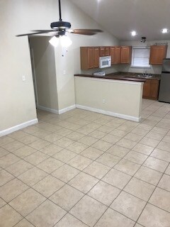 Building Photo - 6742 Bellaire Dr