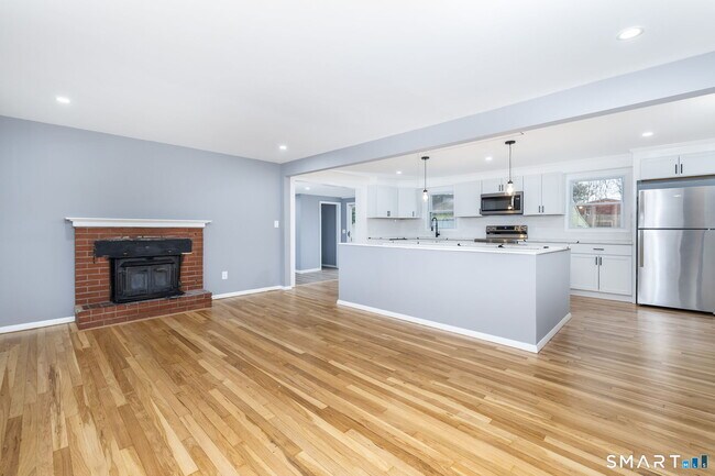 Foto del edificio - 555 Graham Rd