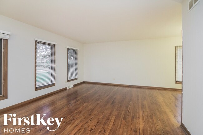 Building Photo - 16836 Clyde Ave