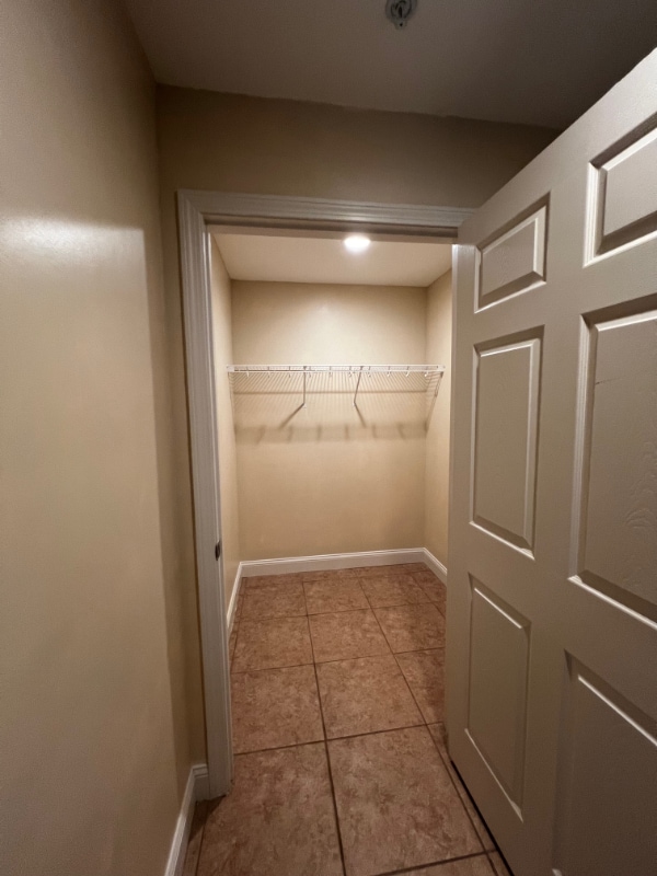 Building Photo - 9 Jenna Ln