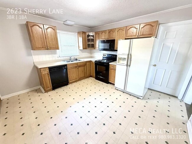 Building Photo - 2623 Sherry Ln