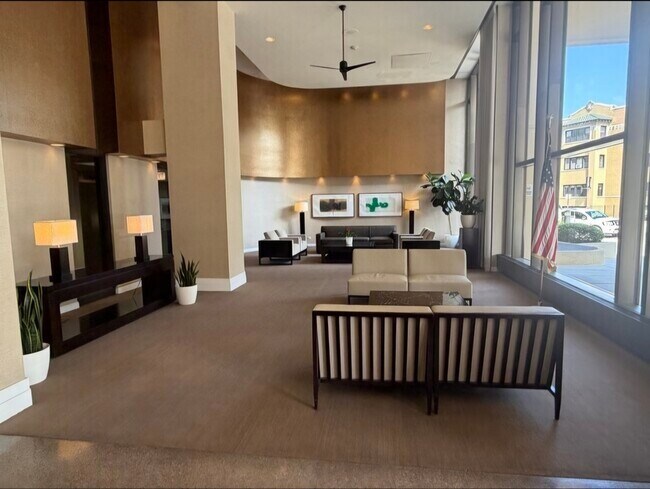 Foto del edificio - 3930 N Pine Grove Ave