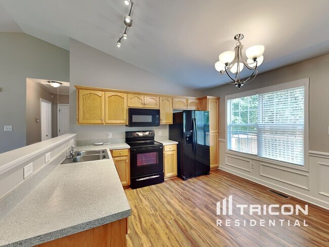 Foto del edificio - 639 Loch Lomond Cir