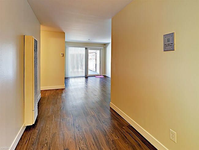 Building Photo - 2 br, 2 bath  - 9700 Mountain Blvd APT 5
