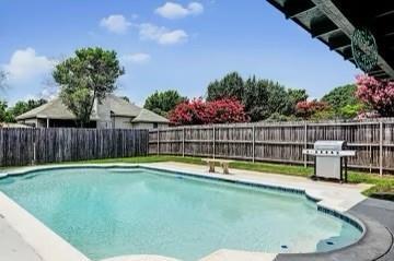 Building Photo - 207 Woodcreek Dr