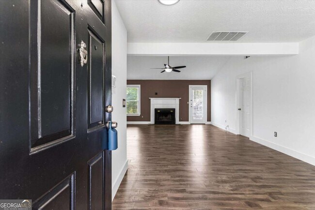Building Photo - 140 Grayland Creek Dr
