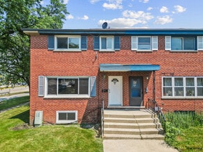 Building Photo - 897 W North Ave