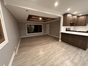 Building Photo - 9747 S 90th Ave