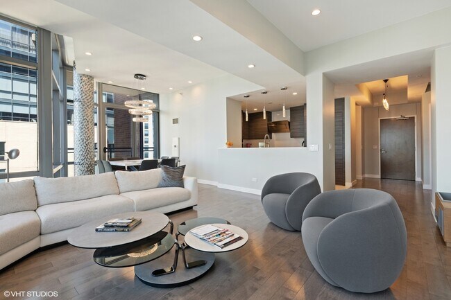 Foto del edificio - 450 E Waterside Dr
