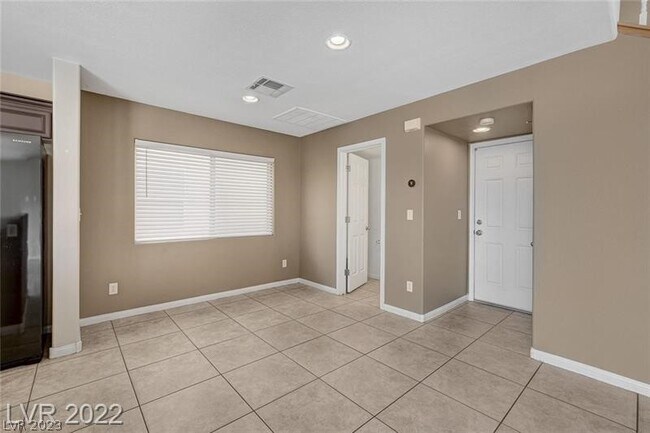Building Photo - 9543 Havasu Canyon Ave