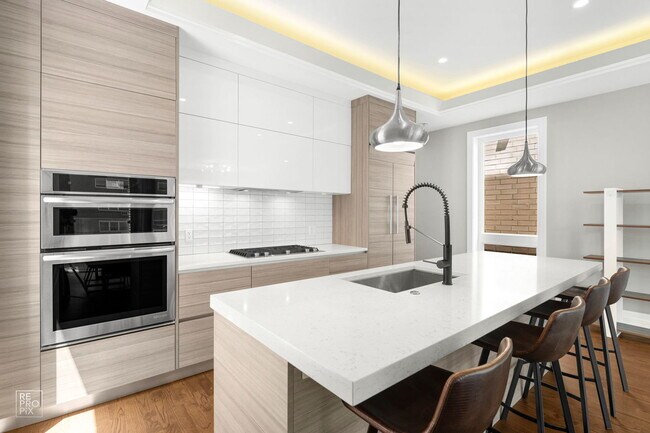 Foto del edificio - 1448 W Chestnut St
