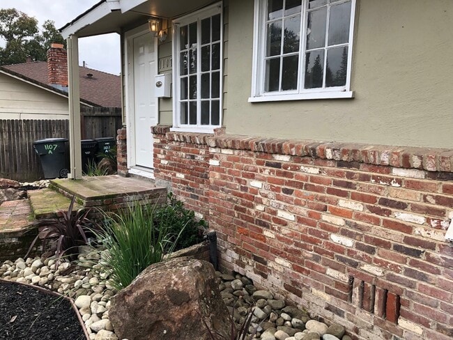 Building Photo - CLINTON  ROAD DUPLEX