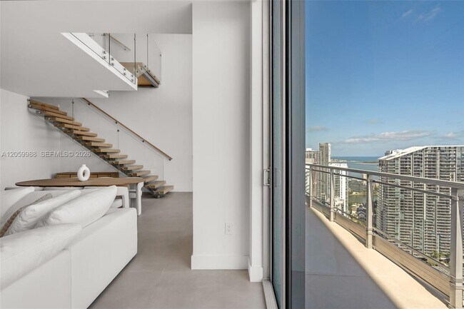 Foto del edificio - 92 SW 3rd St