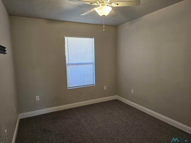 Building Photo - 404 N Upsilon St